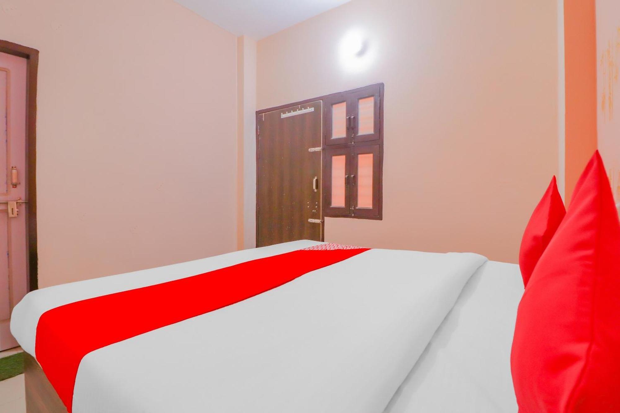Hotel O Bhardwaj Guest House Garhi Harsaru Exteriér fotografie